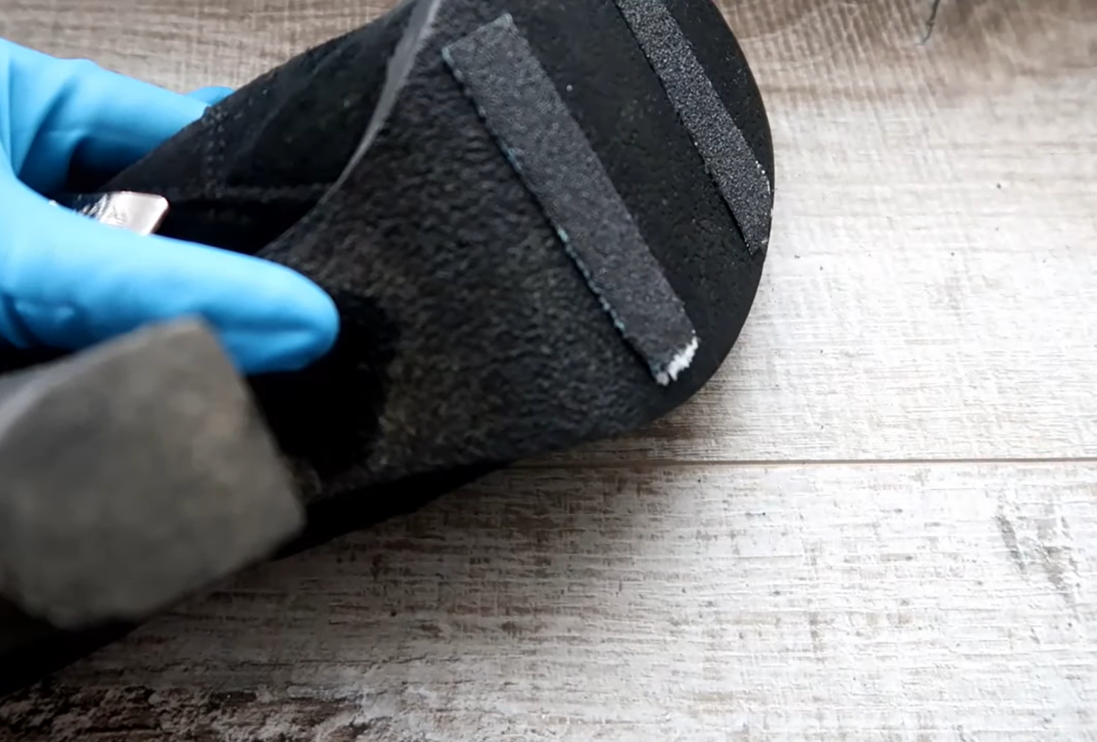 Как сделать так, чтобы обувь не скользила на льду: главные сезонные лайфхаки