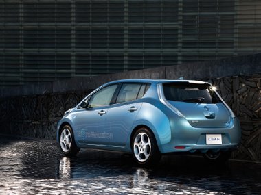 slide image for gallery: 2701 | Nissan LEAF