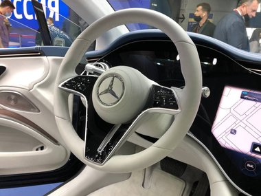 slide image for gallery: 28042 | Mercedes-Benz EQS