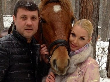 Slide image for gallery: 2670 | Тем временем Бахтияр Салимов много времени проводит с Анастасией Волочковой - недавно влюбленные катались на лошадях