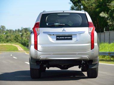 slide image for gallery: 17193 | Mitsubishi Pajero Sport