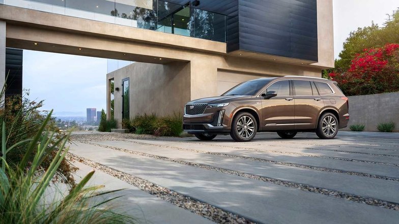 slide image for gallery: 24037 | Кроссовер Cadillac XT6