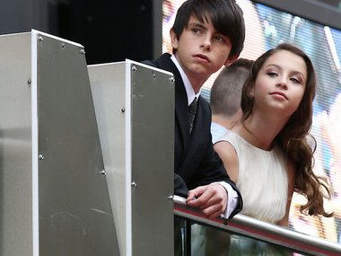 Slide image for gallery: 5452 | 15-летний Дилан и 12-летняя Кэрис, дети актеров