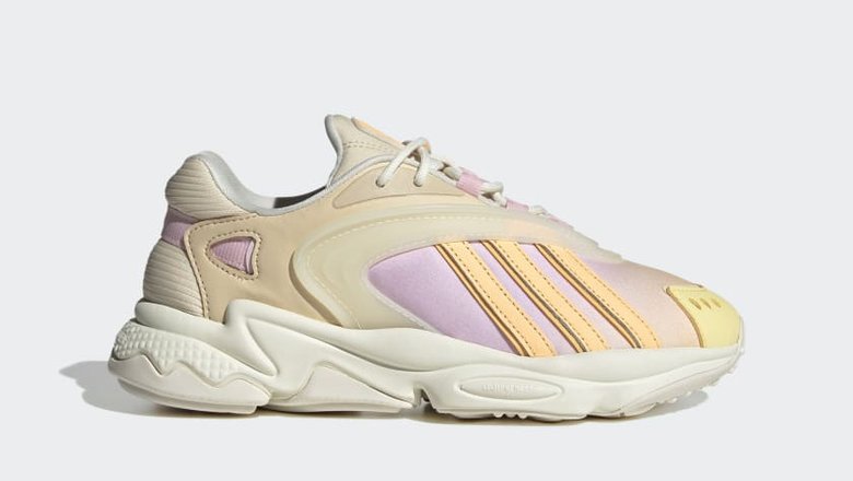 Присмотритесь к обычной шнуровке или к кроссовкам-носкам. Кроссовки adidas Присмотритесь к обычной шнуровке или к кроссовкам-носкам. Кроссовки adidas