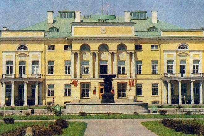 Александринский дворец