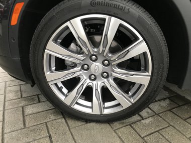 slide image for gallery: 23749 | Cadillac XT4