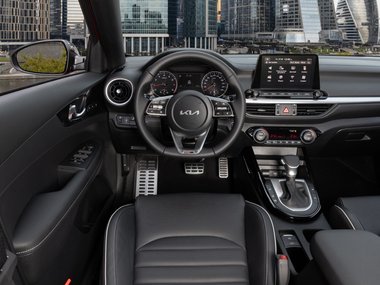 slide image for gallery: 28525 | В России стартовали продажи обновленного Kia Cerato: фото и цены