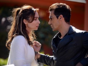 кадр из сериала Черно-белая любовь