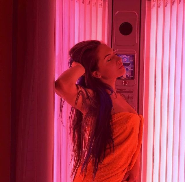 Коллагеновые солярии улучшают текстуру кожи. Коллагеновые солярии улучшают текстуру кожи.