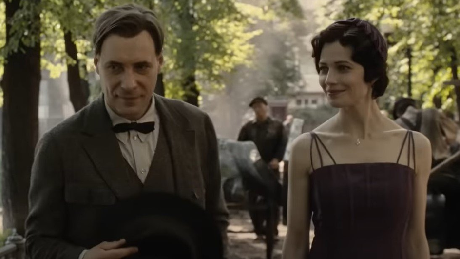 Евгений Цыганов и Юлия Снигирь в фильме «Мастер и Маргарита» Евгений Цыганов и Юлия Снигирь в фильме «Мастер и Маргарита»