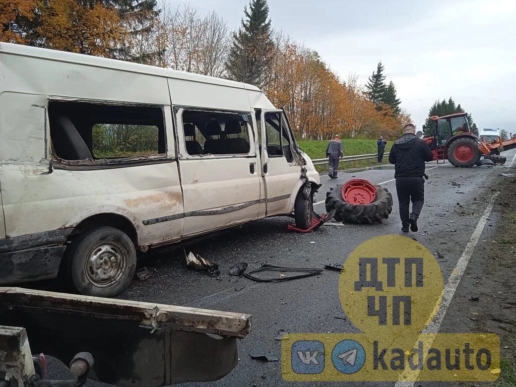 Водитель фуры умер после аварии: в полиции рассказали подробности ДТП под  Черняховском, где столкнулись 5 машин - Новости Mail.ru