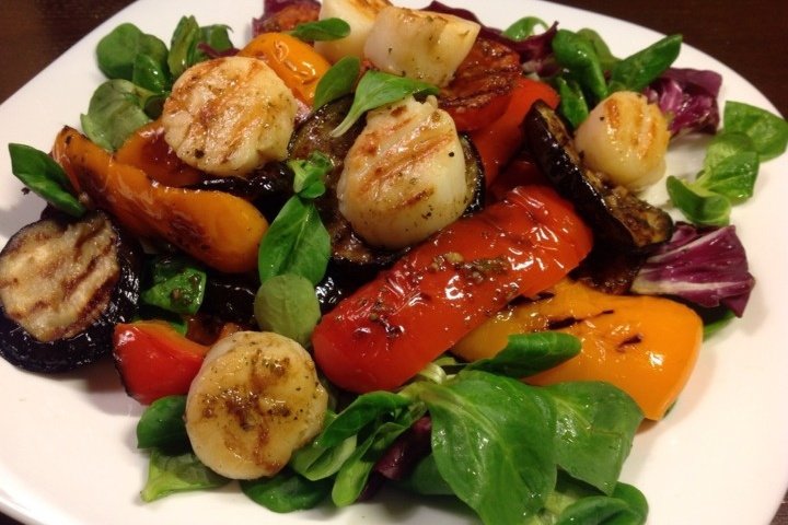 Салат овощной с сухофруктами «Сладкая женщина»