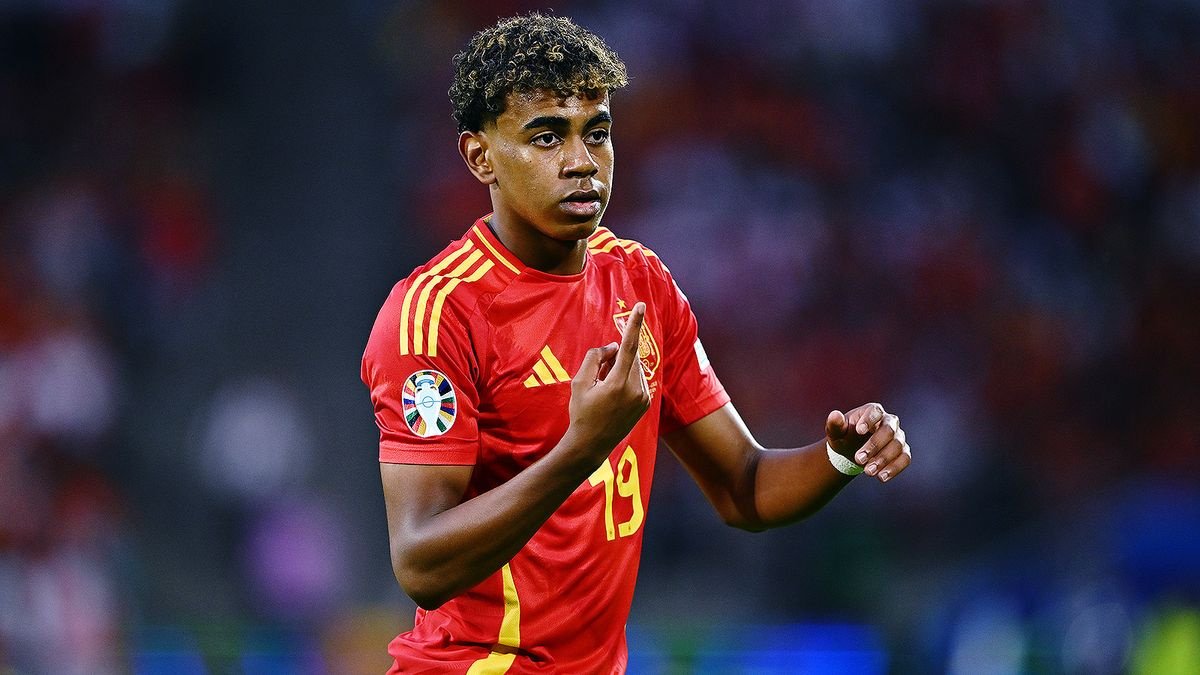 16-летний Ямаль стал самым молодым автором гола в истории чемпионатов Европы
