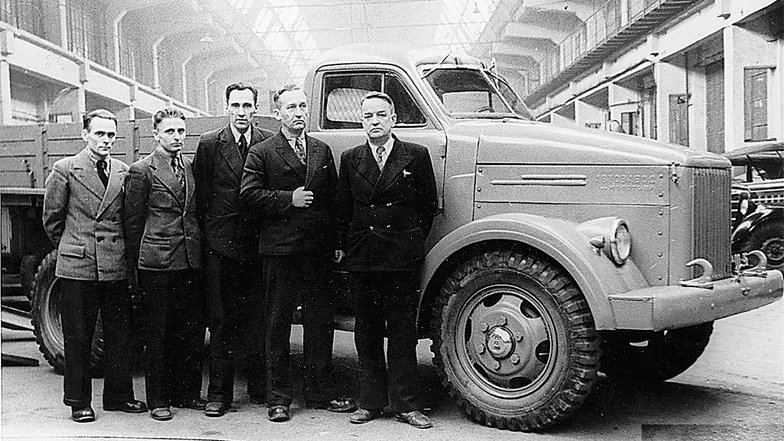 Липгарт с коллективом авторов ГАЗ-51. Липгарт с коллективом авторов ГАЗ-51.