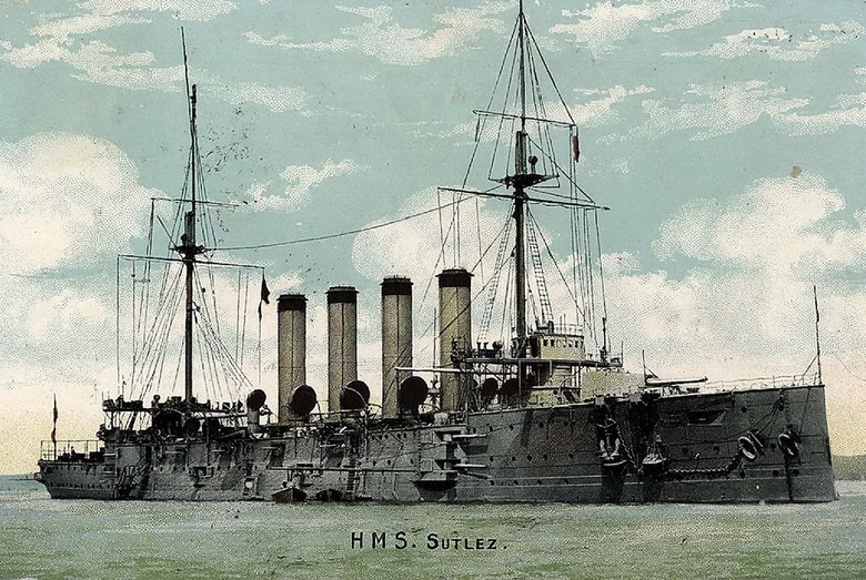 Броненосный крейсер «Сутлей» (H M S Sutley — на открытке опечатка в последней букве). Второй в классе броненосных крейсеров «Кресси». Изображение из коллекции Петра Каменченко