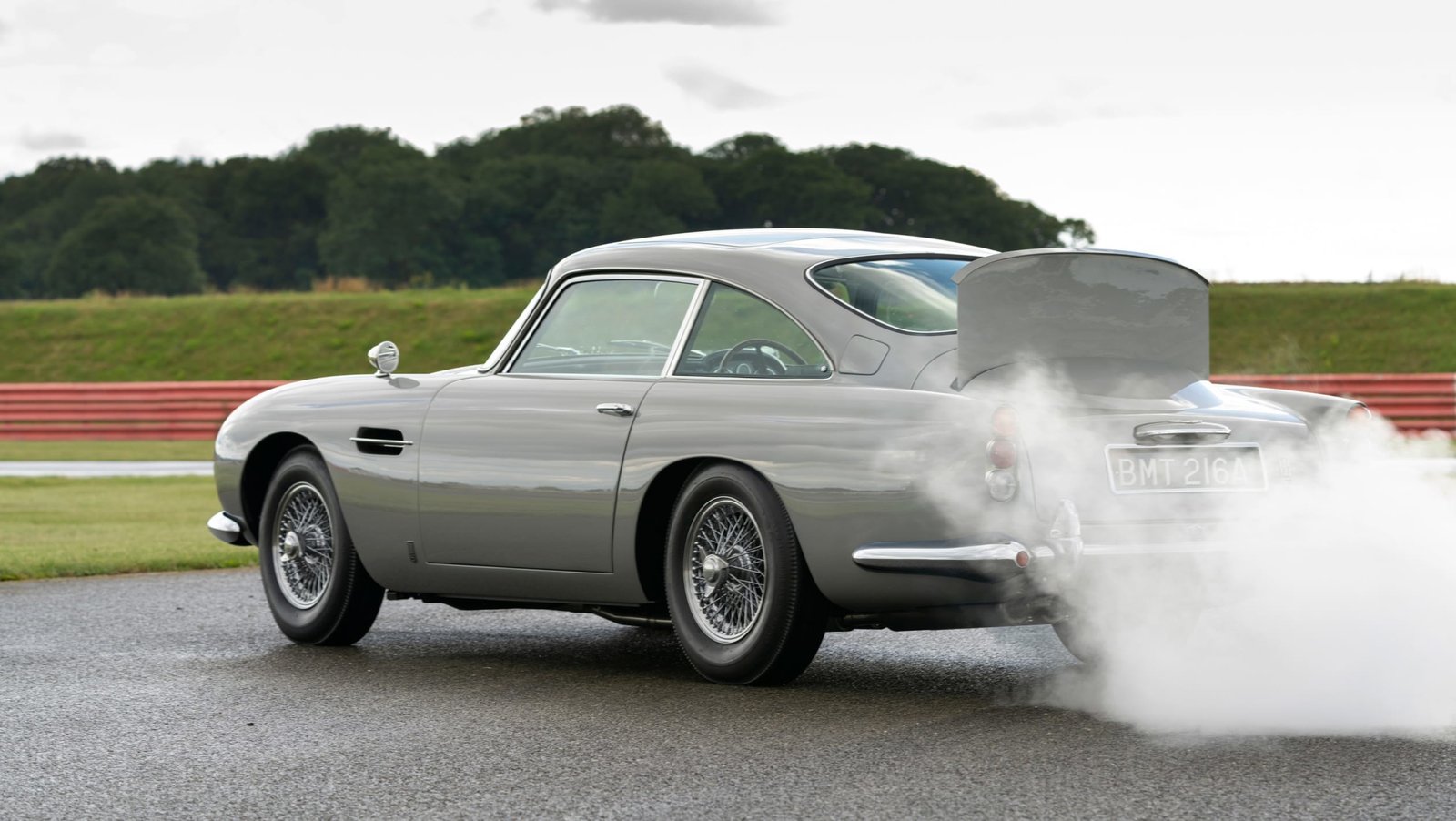 Aston Martin DB5: звездный авто Шона Коннери и лучшая машина 007