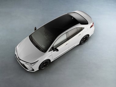 slide image for gallery: 26284 | Toyota Corolla GR Sport