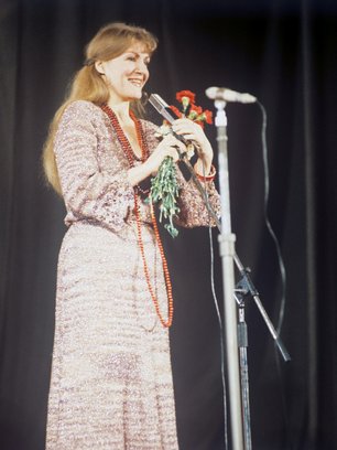 Slide image for gallery: 4398 | Слава обрушилась на Анну Герман в 1964 году после победы на музыкальном фестивале в Сопоте