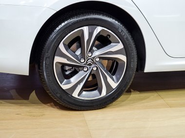 slide image for gallery: 21404 | Citroen C6