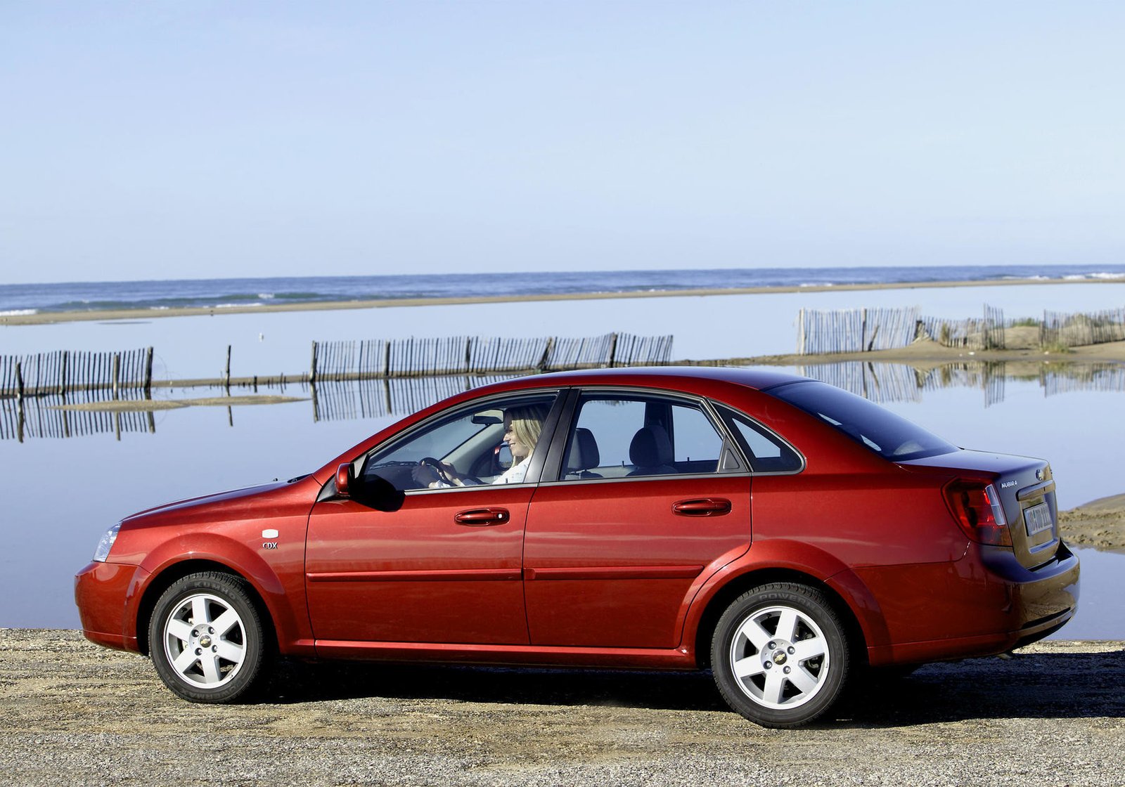 Отзывы владельцев: Chevrolet Lacetti или Mazda3. Что выбрать?