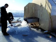 Кадр из Золотая лихорадка: Под лед Берингова моря