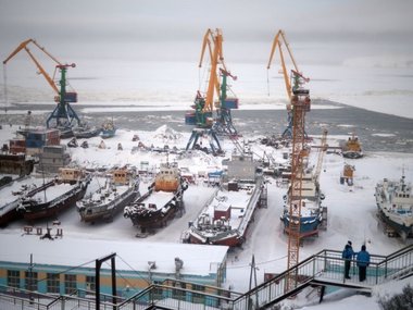 В городе расположен крупнейший транспортный узел Чукотки – Анадырский морской порт. Навигационный период в порту составляет всего три месяца, но грузооборот за это время составляет несколько сотен тысяч тонн. Также осуществляются и пассажирские перевозки.