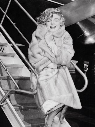 Slide image for gallery: 10594 | 1959 год, один из важнейших периодов в жизни Мэрилин. В том году был выпущен фильм-мюзикл «В джазе только девушки», принесший актрисе «Золотой глобус» и мировое признание.