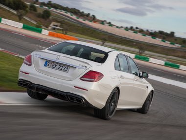 slide image for gallery: 23317 | Mercedes-AMG E63 S на треке