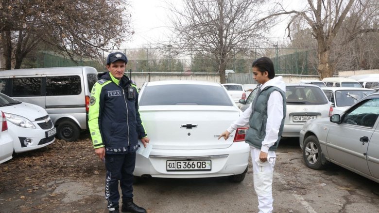 В мужчины с правой