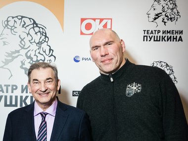 Slide image for gallery: 14559 | Владислав Третьяк и Николай Валуев. Источник: пресс-служба