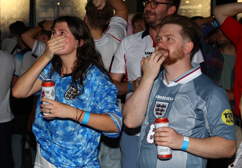 Англичане за два дня выпили двухмесячный запас пива на Евро-2024