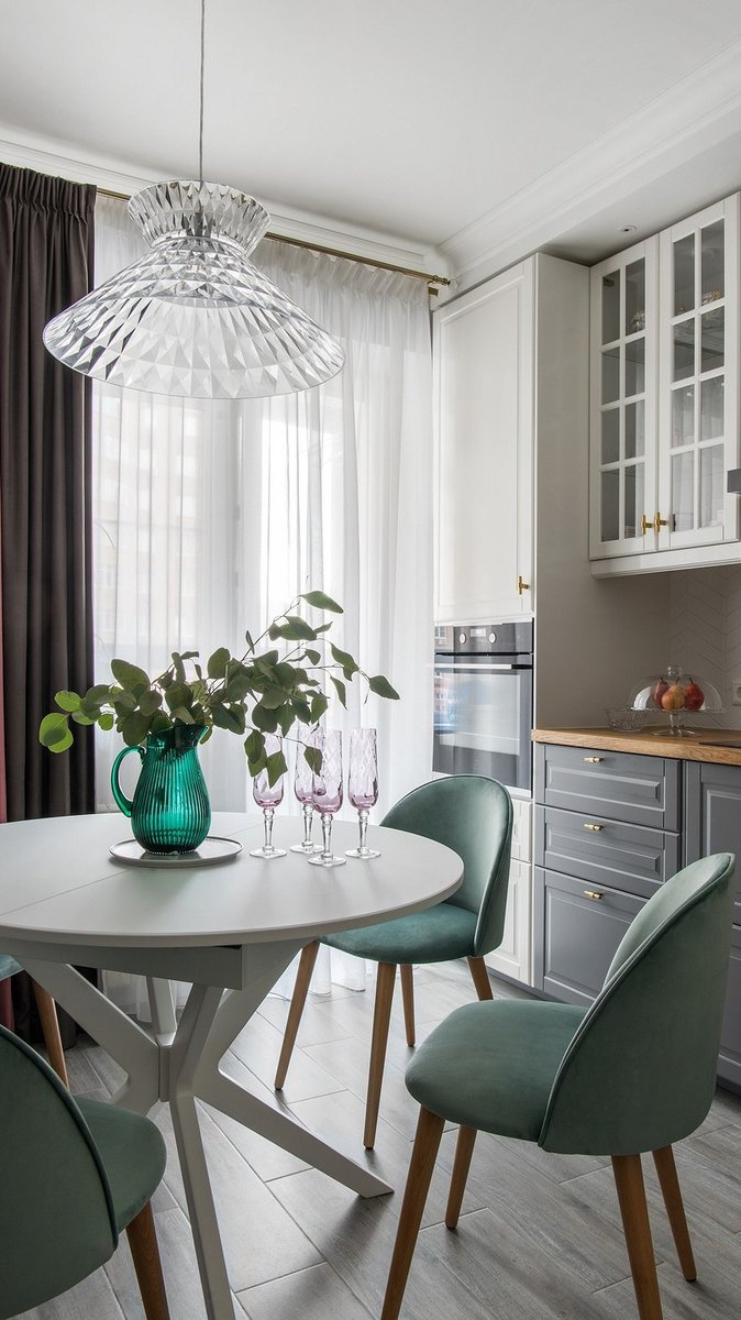 Это модно: 6 двухцветных кухонь из дизайнерских проектов