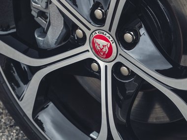 slide image for gallery: 25747 | Jaguar F-Type