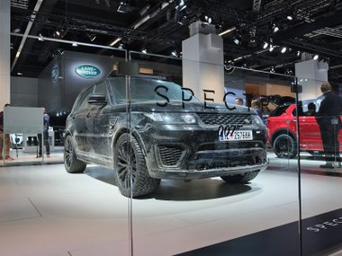 slide image for gallery: 17961 | Bond cars: Jaguar C-X75, Range Rover Sport SVR, Land Rover Defender