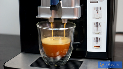 Новая кофемашина Bosch готовит эспрессо, кофе крема, капучино, латте макиато и горячее молоко. Все — одним прикосновением к сенсору.