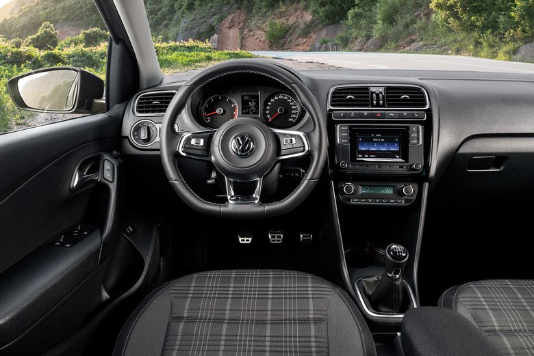 slide image for gallery: 21848 | Volkswagen  Polo GT