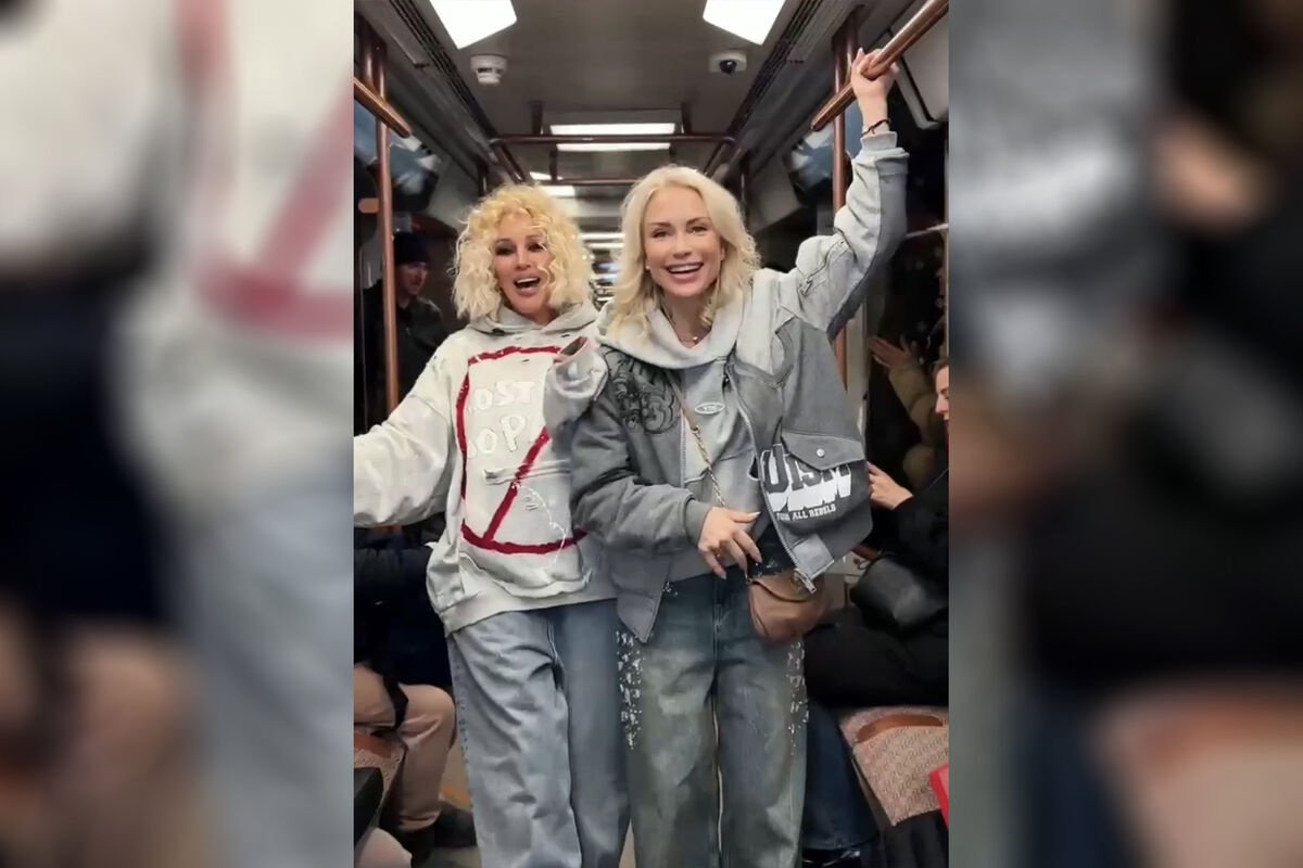 Кудрявцева и Гордон спели в метро: «группа «ЗаVисть» начинает челлендж» Кудрявцева и Гордон спели в метро: «группа «ЗаVисть» начинает челлендж»