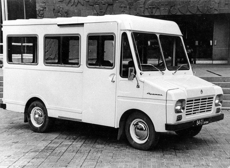 Первый прототип микроавтобуса ЕрАЗ-763 «Армения», 1970 год