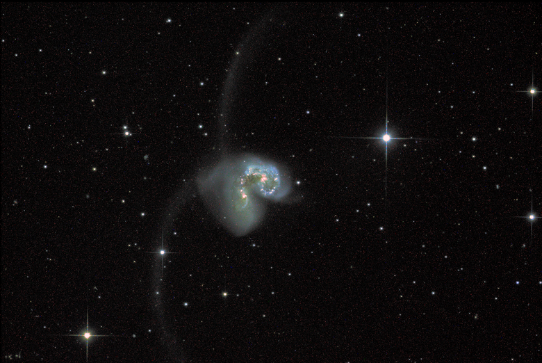 Cтолкновение галактик NGC 4038 и NGC 4039 c телескопа SuperBIT. Источник: NASA