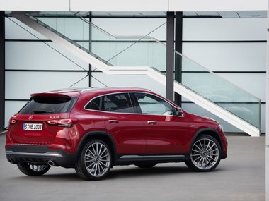 slide image for gallery: 25446 | Mercedes-Benz GLA