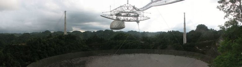 Радиотелескоп астрономической обсерватории Arecibo Observatory. (CC BY-SA 3.0)