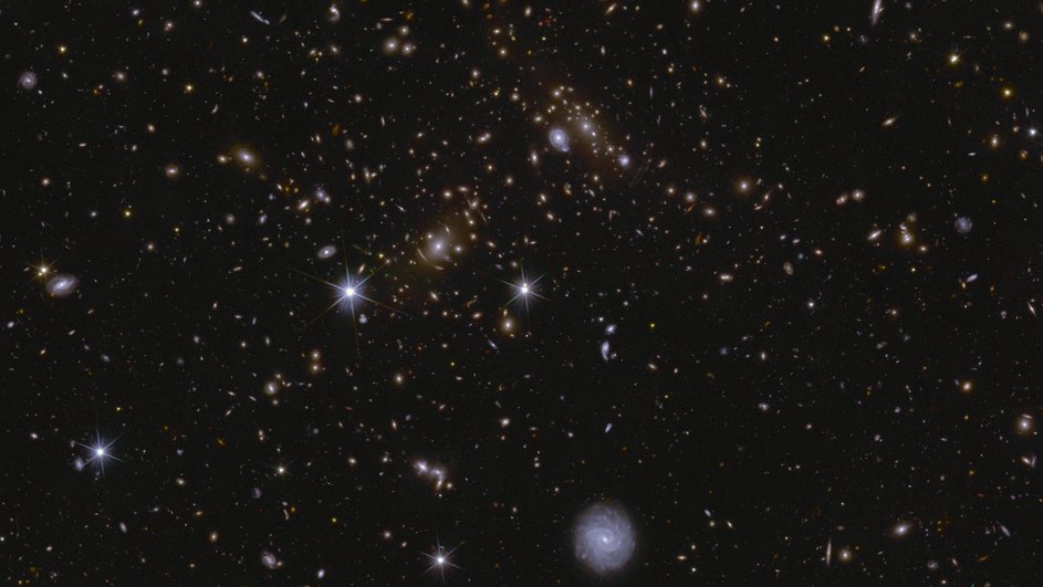 снимок галактик, сделанный Euclid