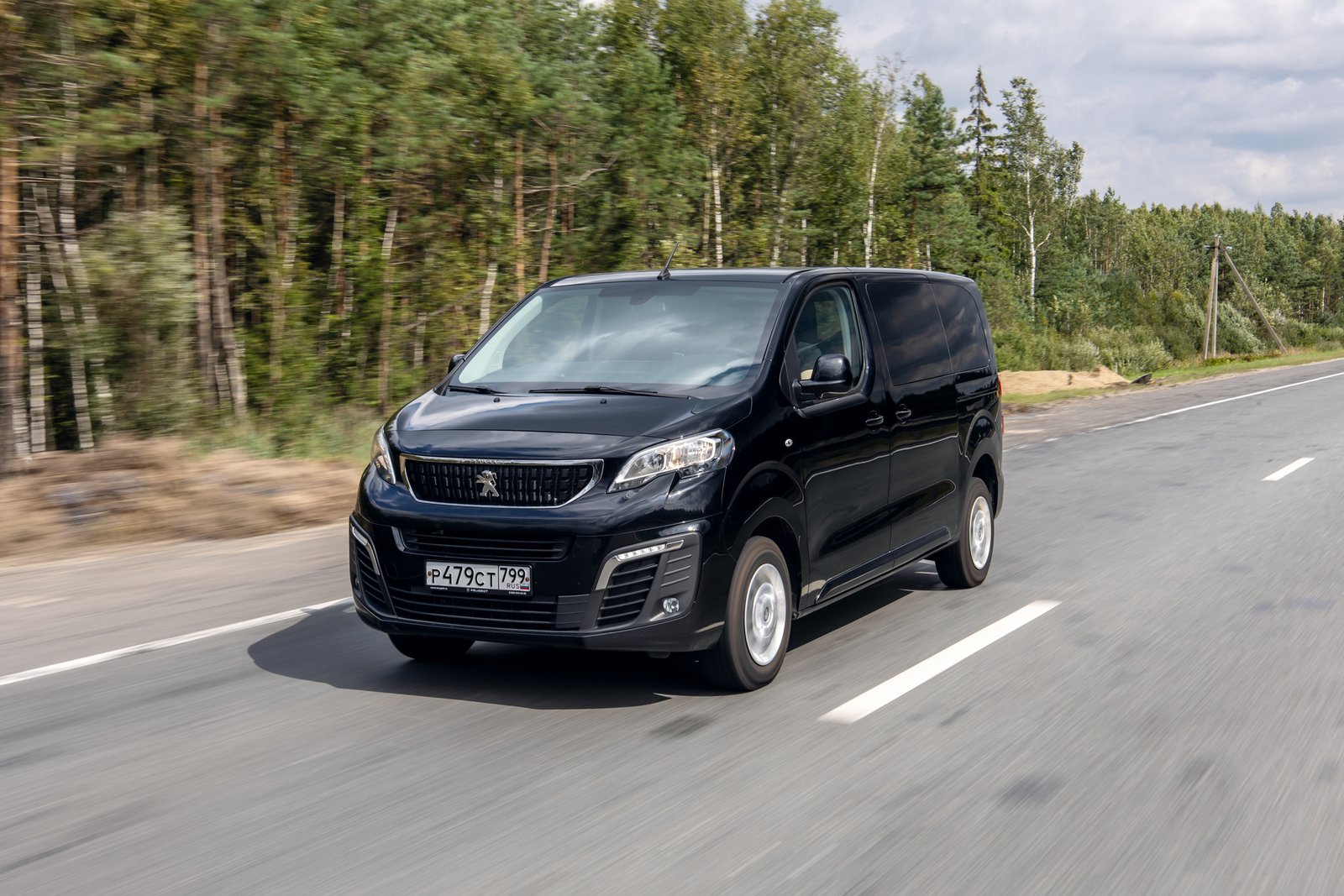 К чему готовиться покупателям б/у Peugeot Traveller