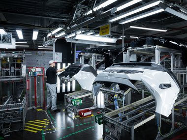 slide image for gallery: 28281 | Toyota