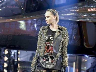 Slide image for gallery: 12545 | Алена Шишкова на показе Philipp Plein. Источник legion-media.ru