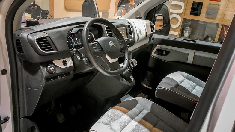 slide image for gallery: 23367 | Citroёn Ё