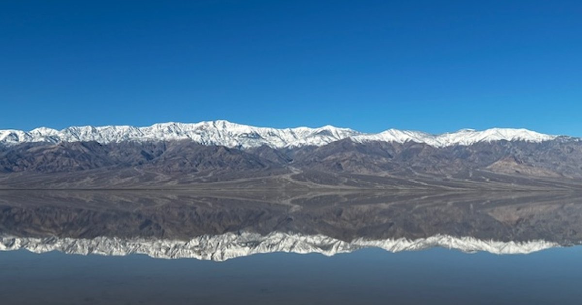Аномальное озеро в Долине Смерти до сих пор не высохло: ученые шокированы