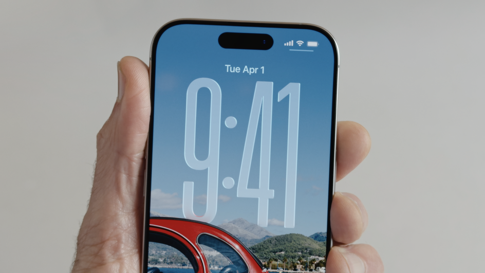 скриншот времени на экране блокировки iOS 26 скриншот времени на экране блокировки iOS 26