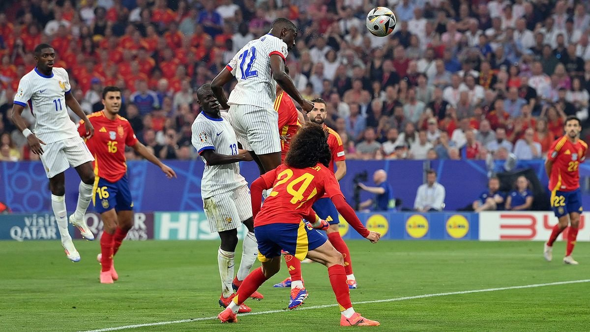 Футболисты сборной Франции впервые забили гол с игры на Евро-2024