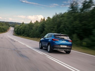 slide image for gallery: 26505 | Opel Grandland X динамика
